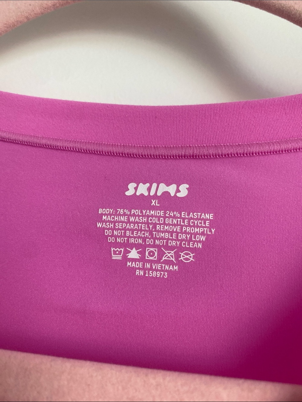 SKIMS Fits Everybody T-Shirt - Picture 2 of 3